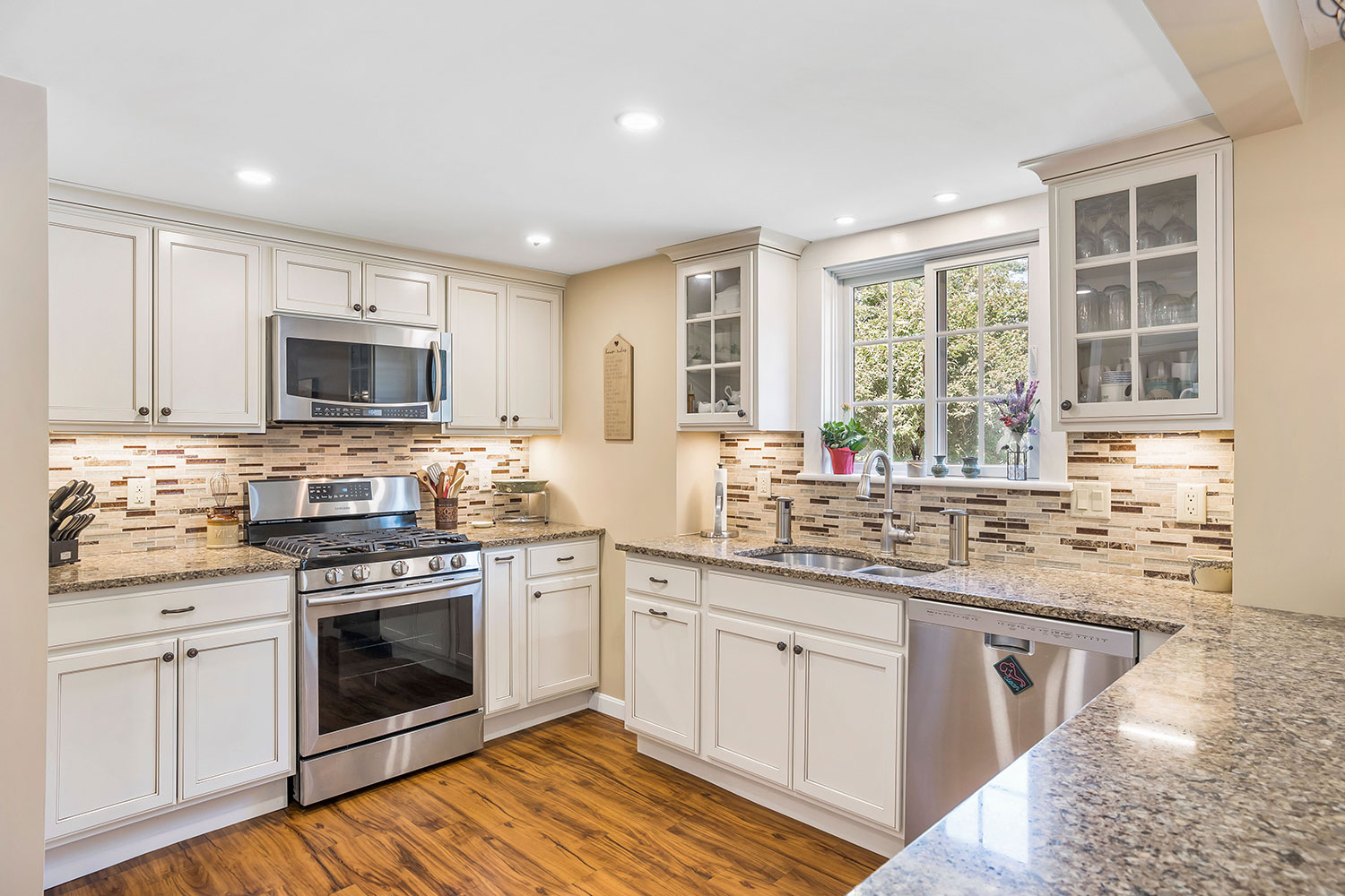 Custom & Energy-Efficient Kitchen Remodeling